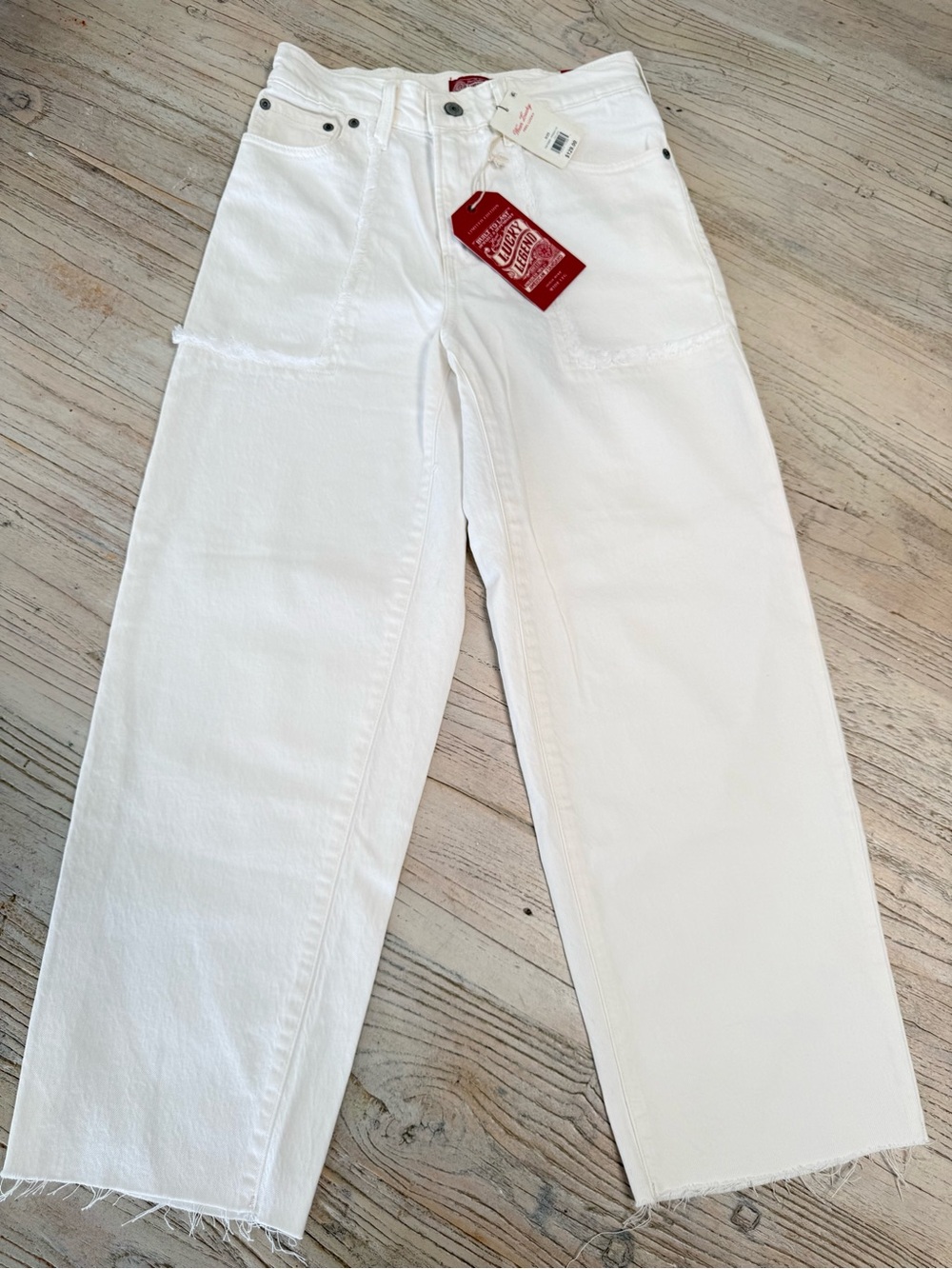 Lucky Brand Legend white High Rise Crop Jeans
New With Tags size 25 - Picture 5 of 13